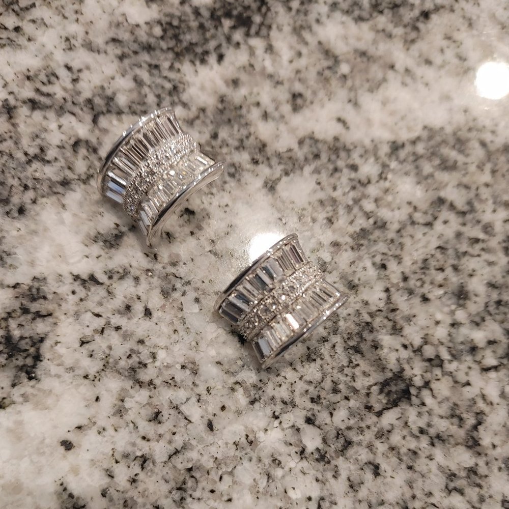 Nolan Miller stud earrings with backs, signed - Picture 10 of 16